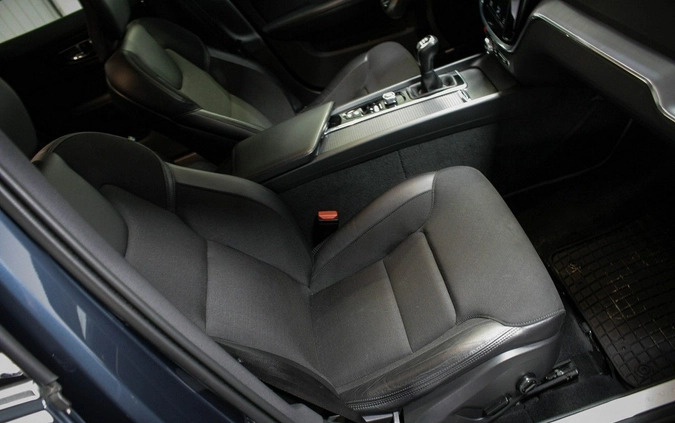 Volvo V60 cena 102900 przebieg: 40000, rok produkcji 2020 z Ostrów Lubelski małe 277